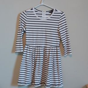 Forever 21 3/4 sleeve black and white dress.